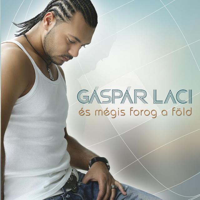 Album cover art for És Mégis Forog A Föld