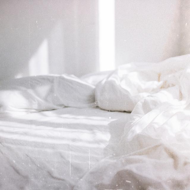 Album cover art for 朝靄に溶ける