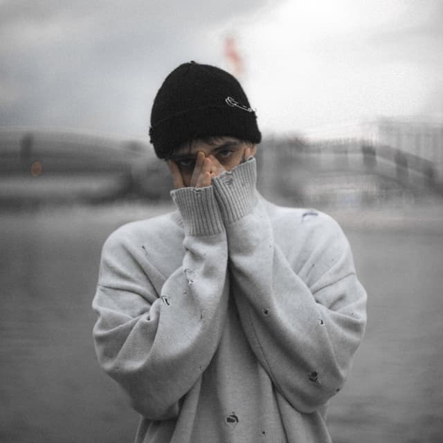 Album cover art for Бьется
