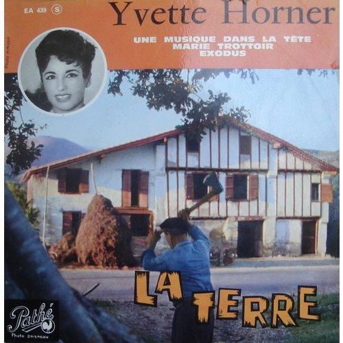 Album cover art for La Terre