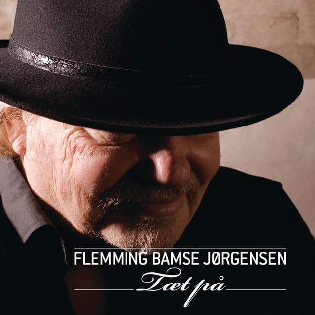 Album cover art for Tæt på