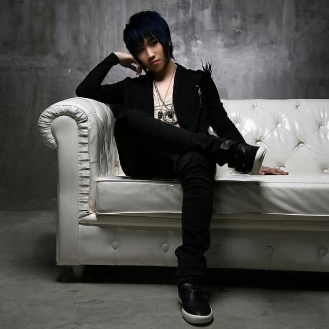 Album cover art for 犯贱