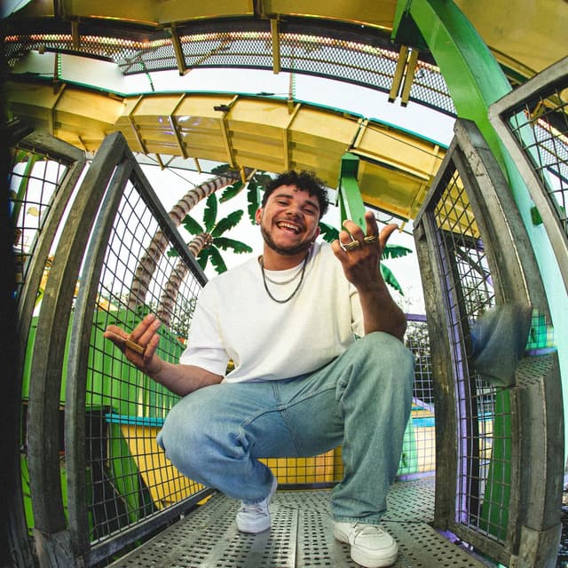 Album cover art for Toujours belle