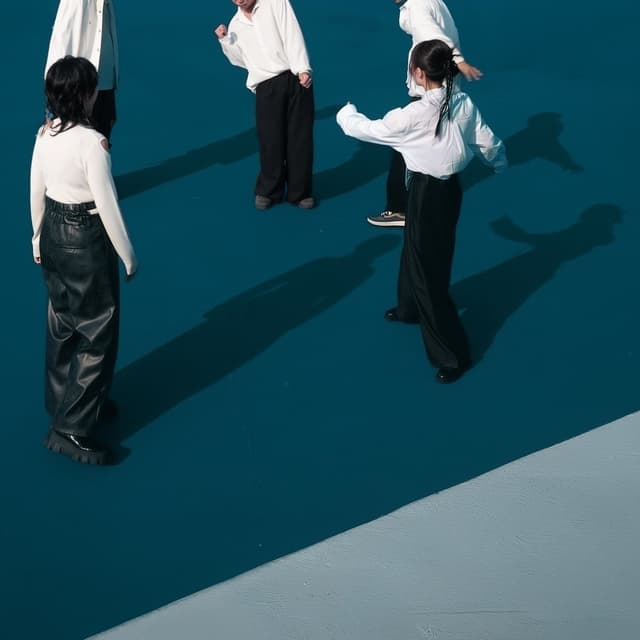 Album cover art for 今天明天
