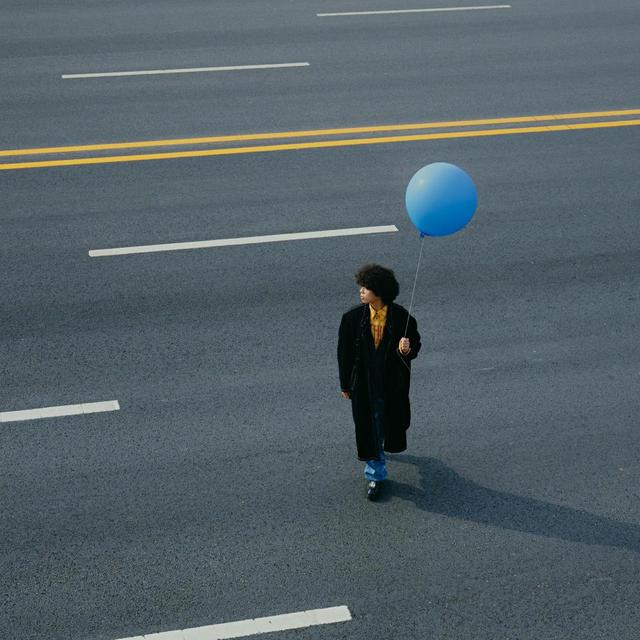 Album cover art for 머뭇머뭇