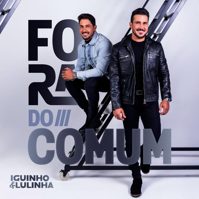 Album cover art for Fora do Comum