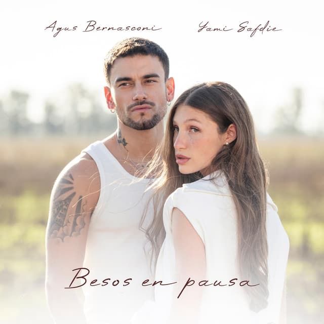 Album cover art for Besos en pausa