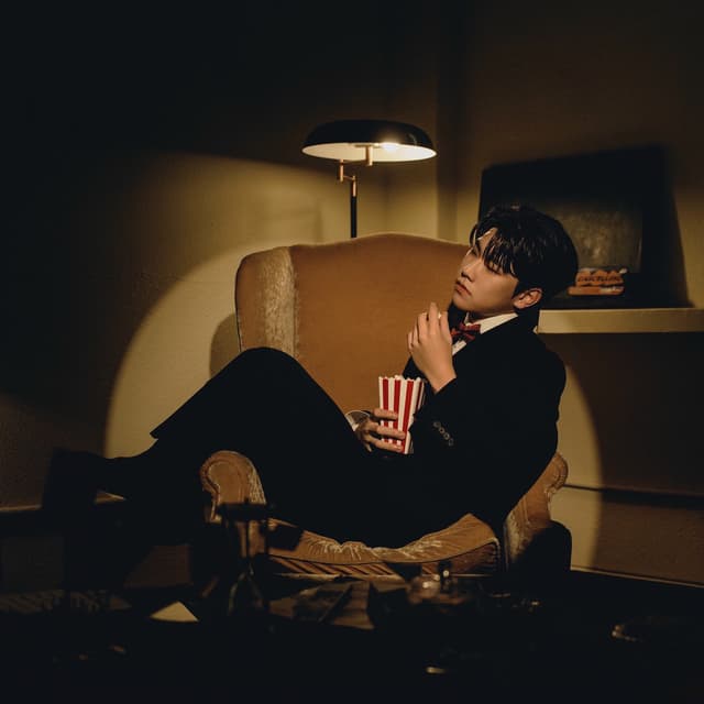 Album cover art for 코미디