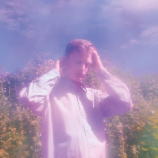 Album cover art for Pihalla tuulee taas