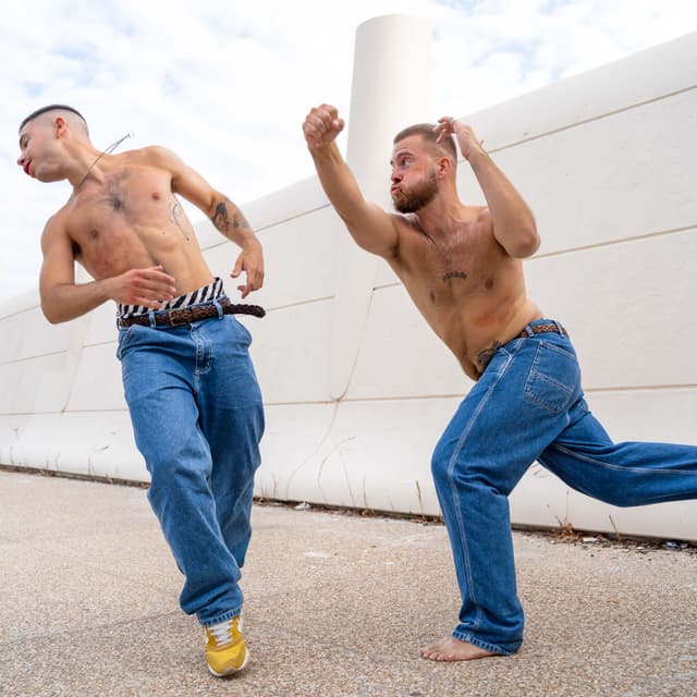 Album cover art for INTIMIDADE