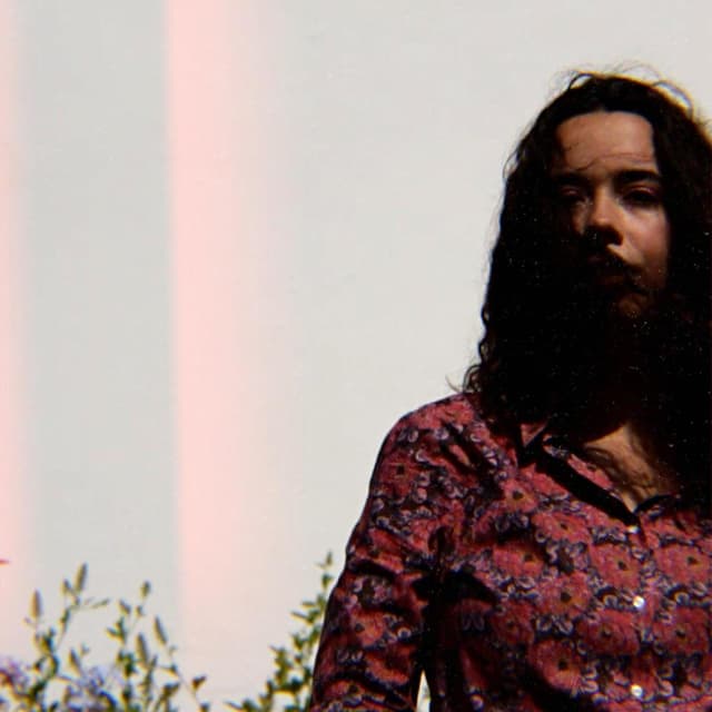 Album cover art for Não é Em Vão