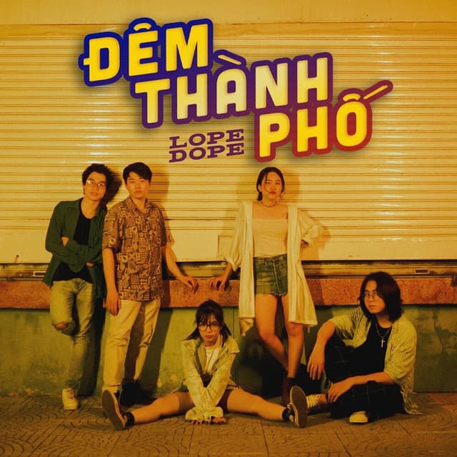 Album cover art for Đêm Thành Phố