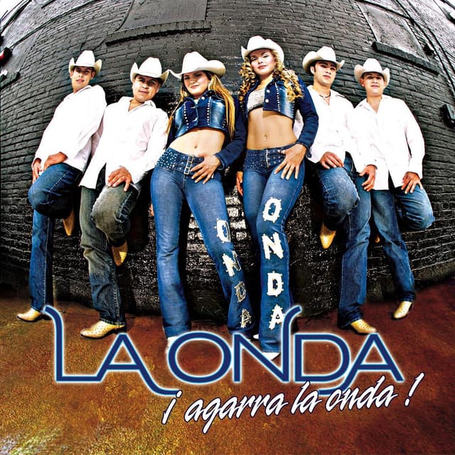 Album cover art for Agarra La Onda