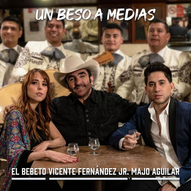 Album cover art for Un Beso a Medias