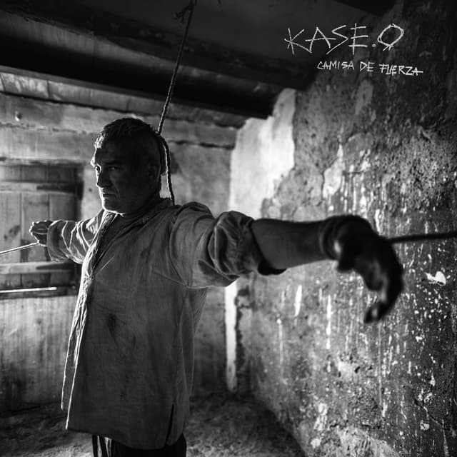 Album cover art for Camisa de Fuerza