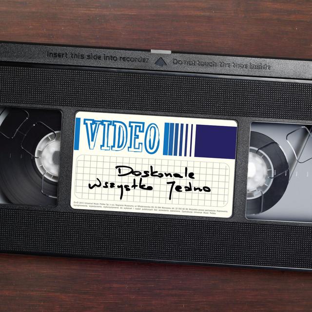 Album cover art for Doskonale Wszystko Jedno