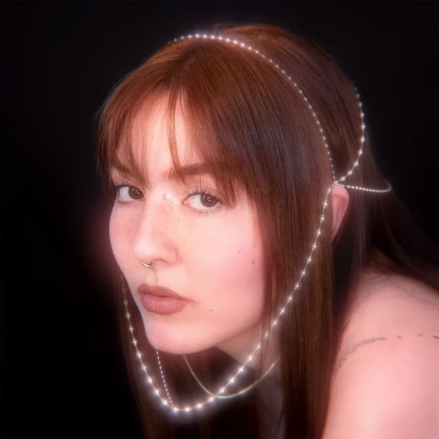 Album cover art for Cómo duele si es tan bonito