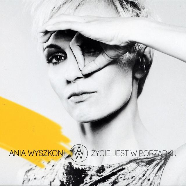 Album cover art for Życie jest w porządku