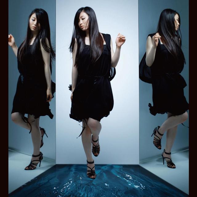 Album cover art for 無敵な愛