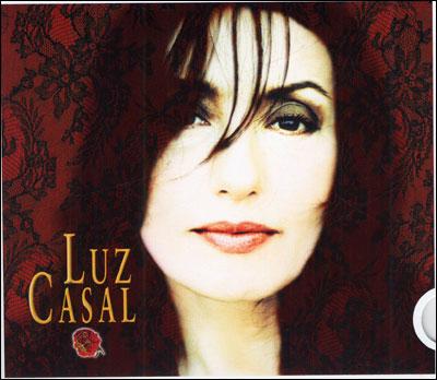 Album cover art for Best of Luz Casal