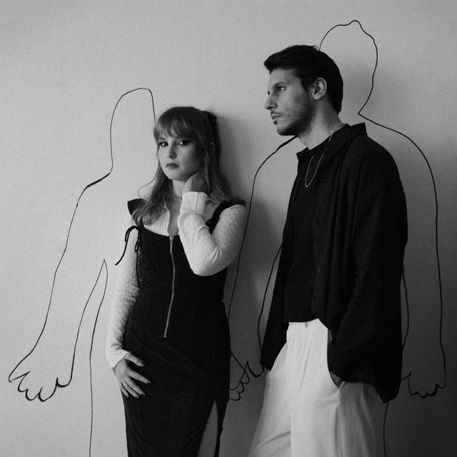 Album cover art for Bi' Sen Varsın