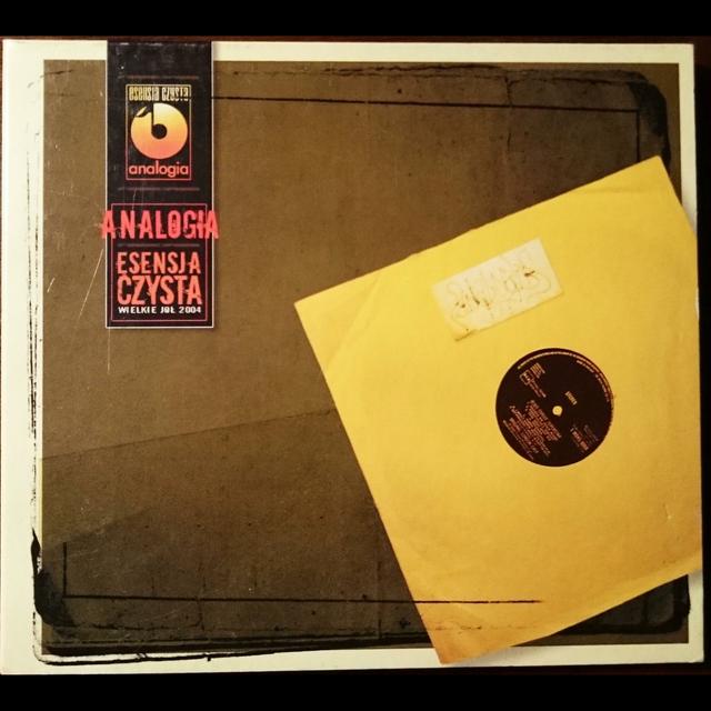 Album cover art for Esensja czysta