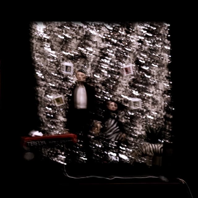 Album cover art for Так и должно быть