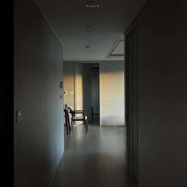 Album cover art for idontwannadie