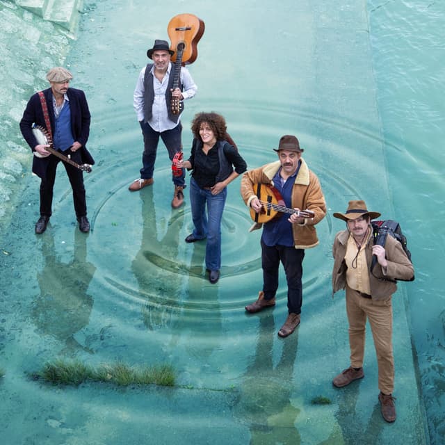 Album cover art for Les ricochets