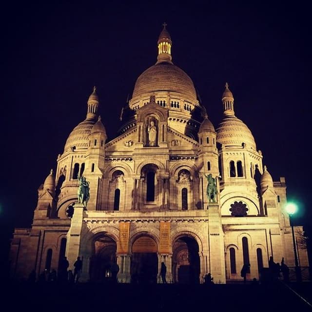 Album cover art for MONTMARTRE