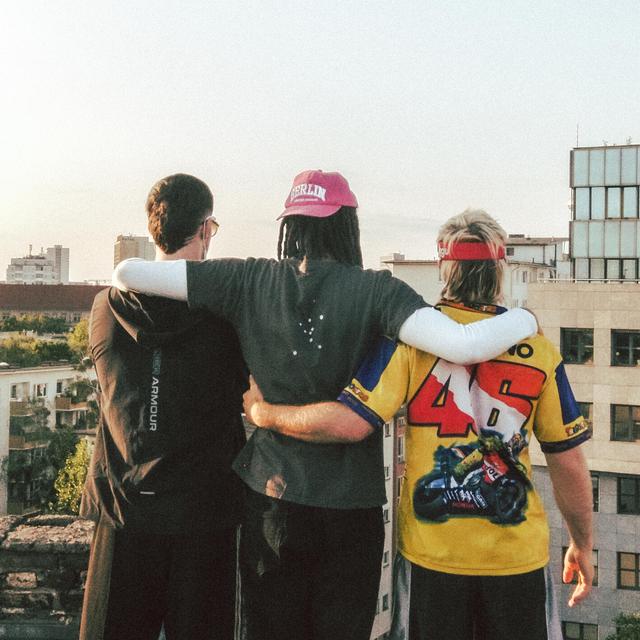 Album cover art for JUNG UND LAUT