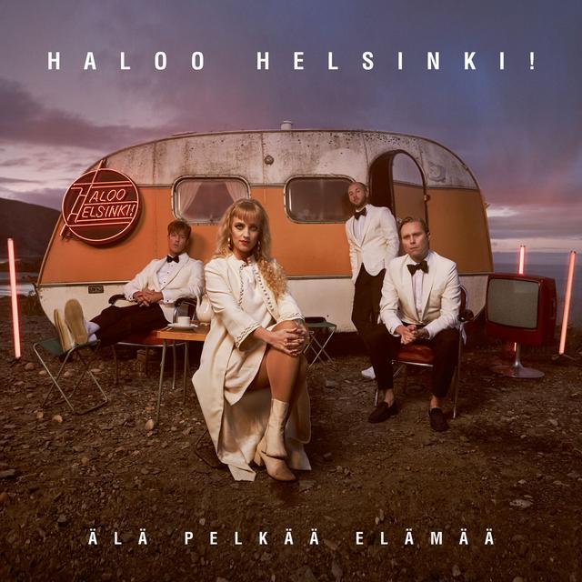 Album cover art for Älä Pelkää Elämää