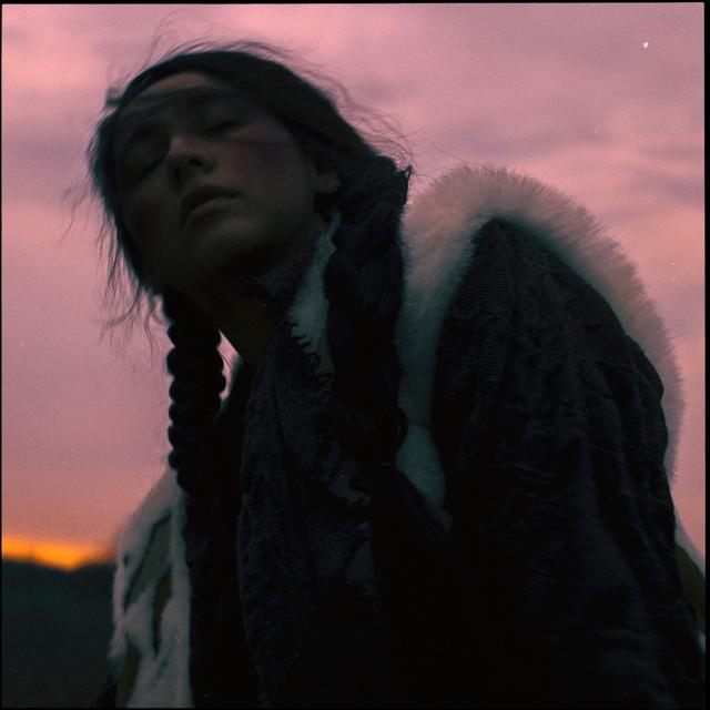 Album cover art for Держи Меня Земля