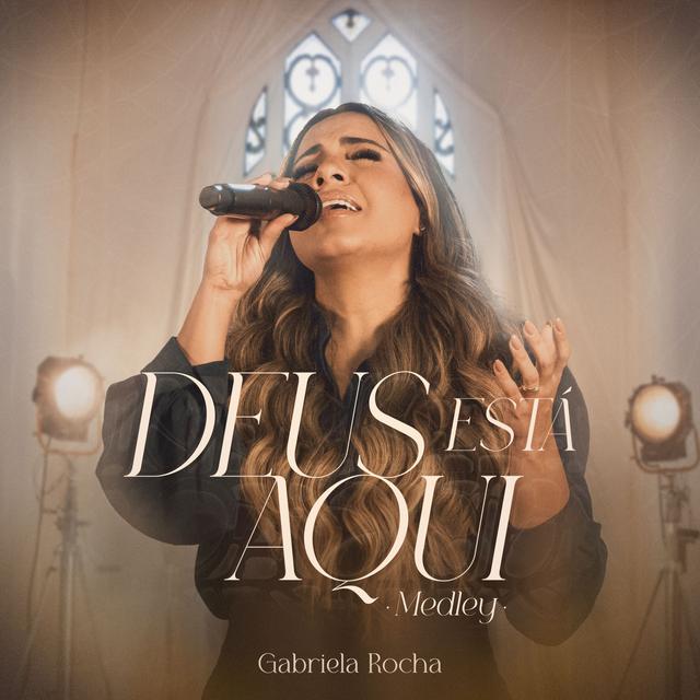 Album cover art for Deus Está Aqui (Medley)