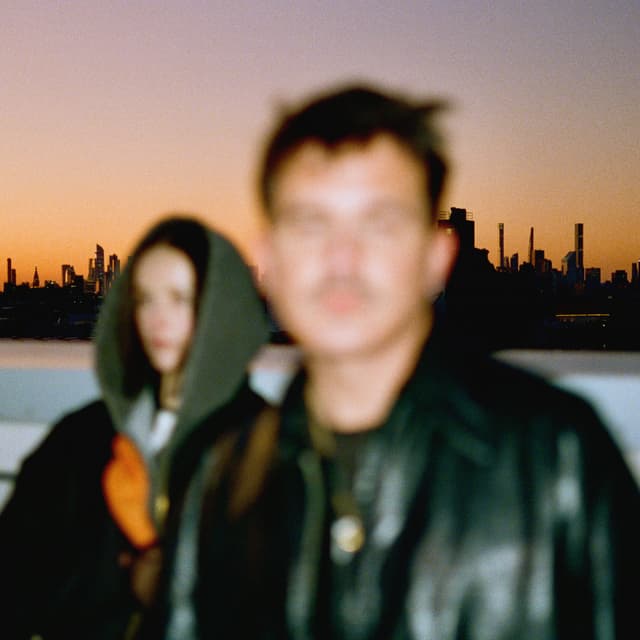 Album cover art for qué les pasó a mis amigos?