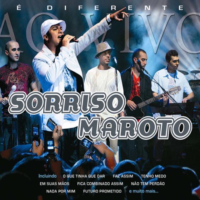 Album cover art for É Diferente