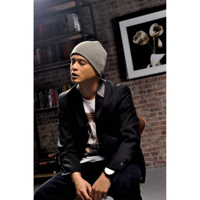 Album cover art for 很想很想说再见