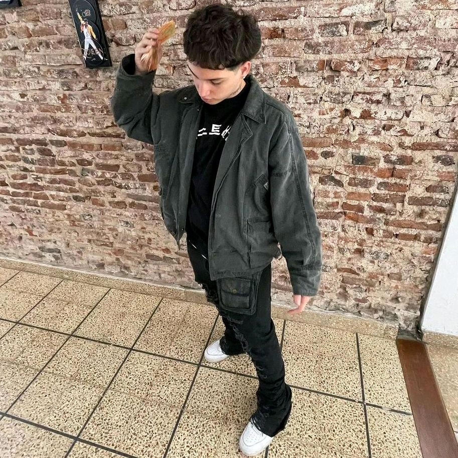 Dynamic cover art