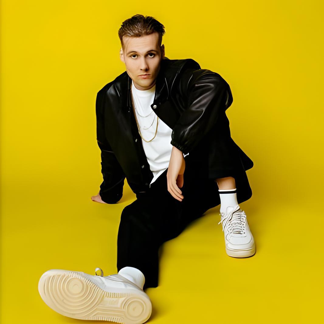 Dynamic cover art