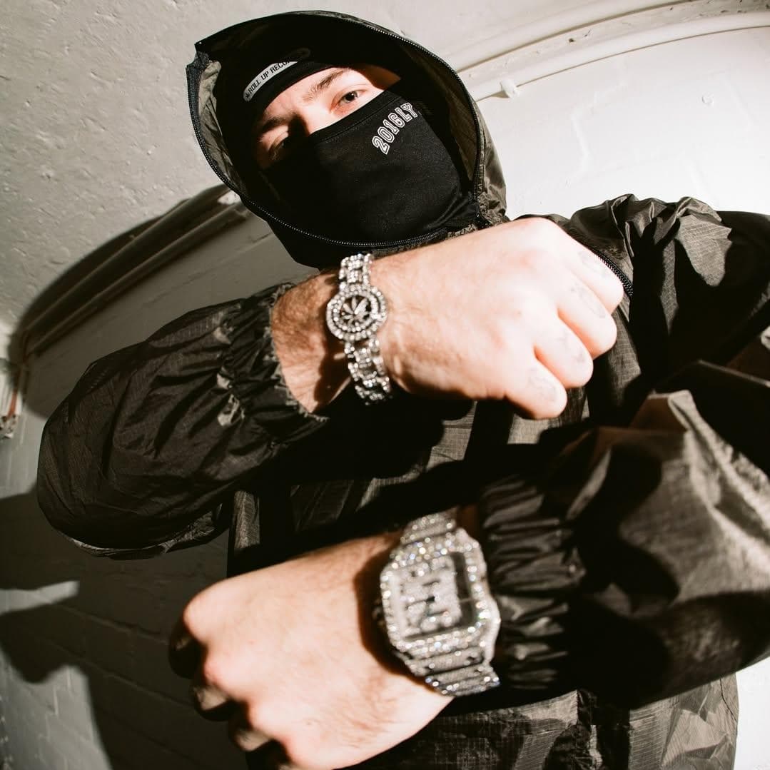 Dynamic cover art