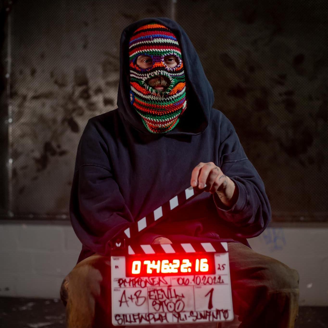 Dynamic cover art