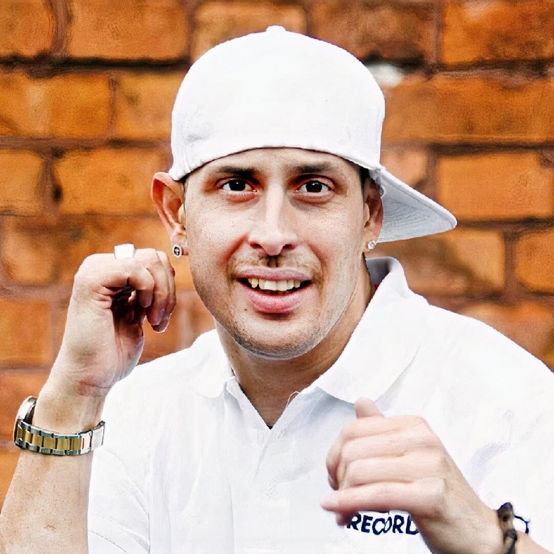 Artist chip image
