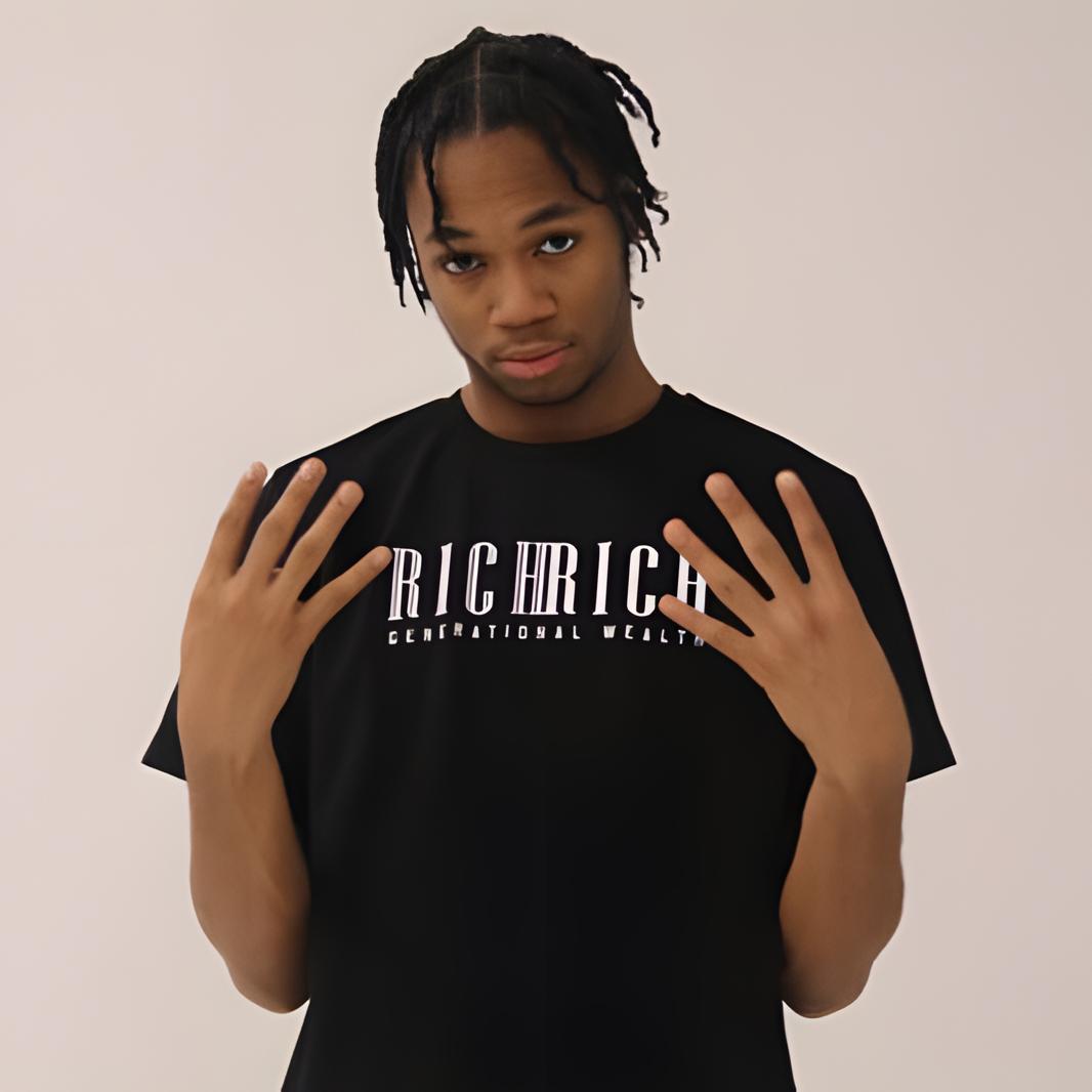 Dynamic cover art