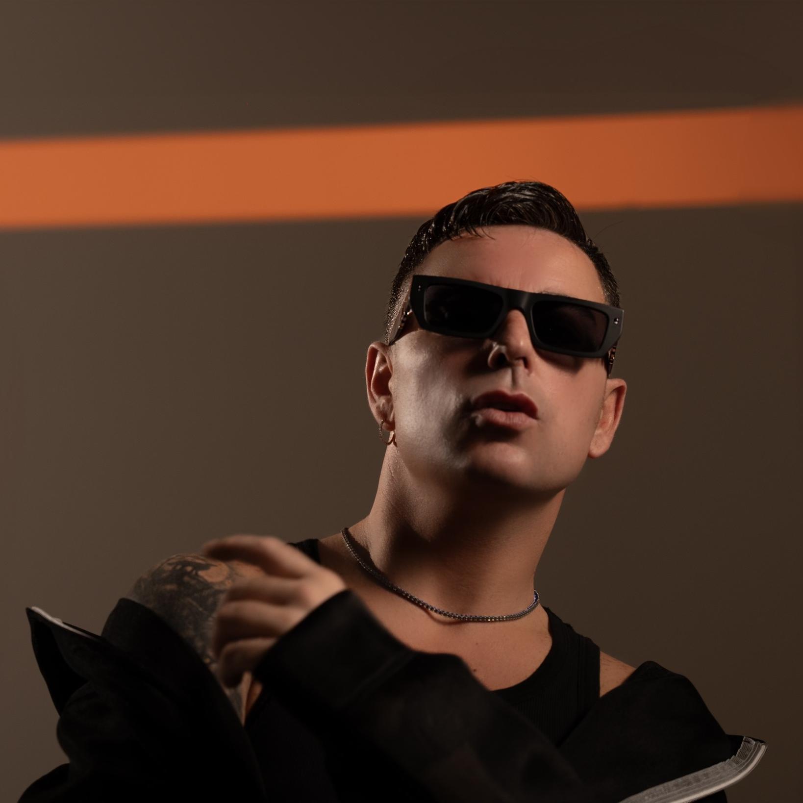 Dynamic cover art