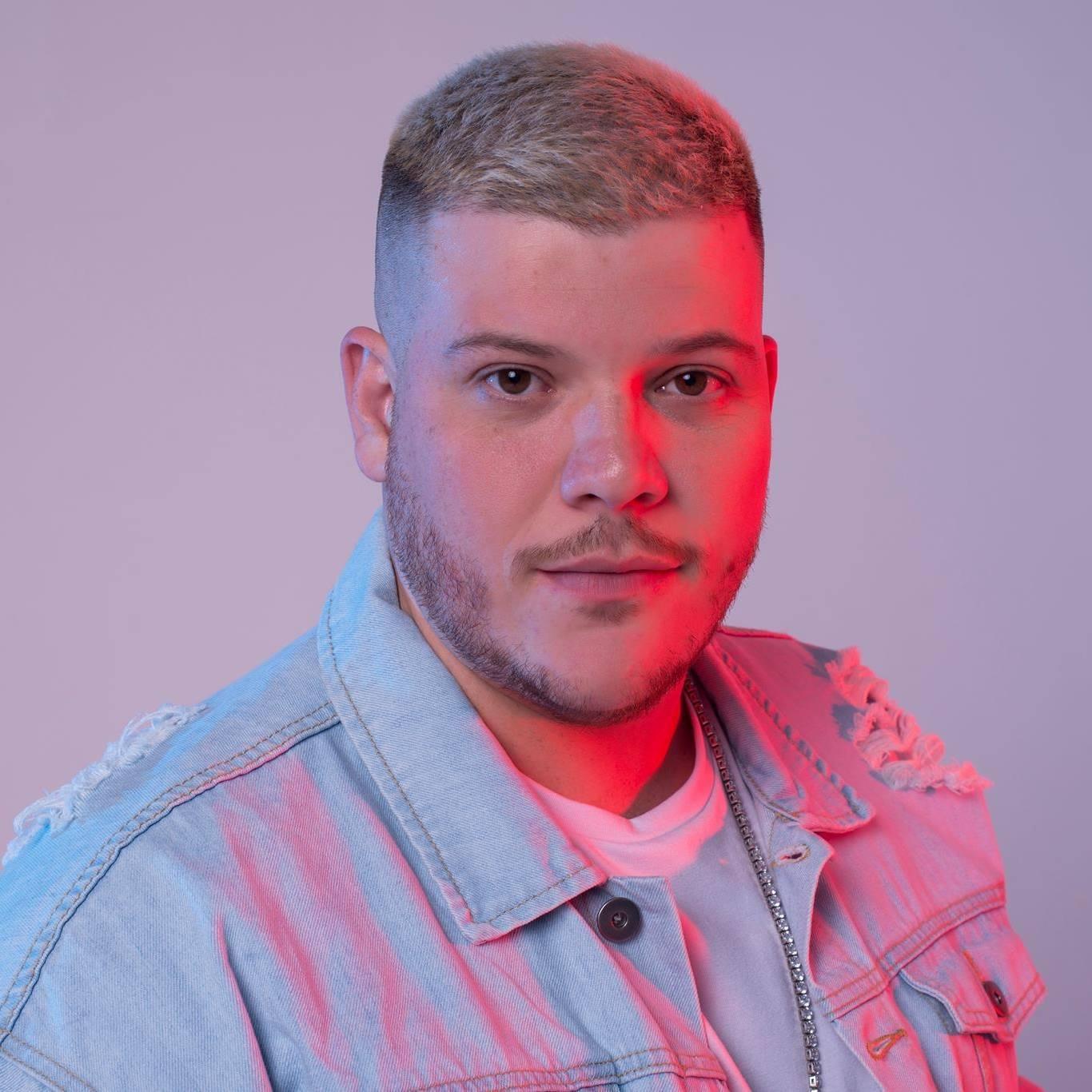 Artist chip image
