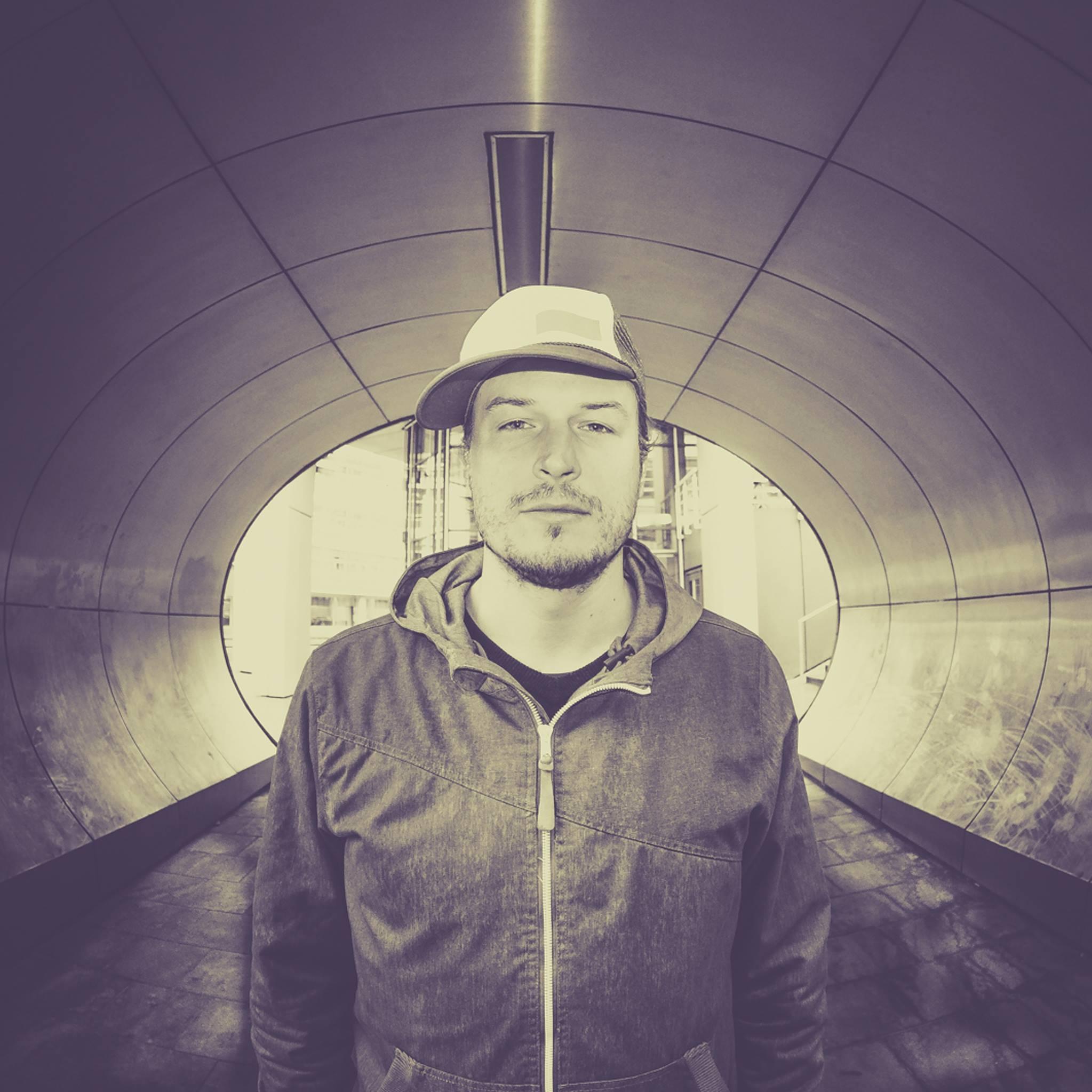 Dynamic cover art