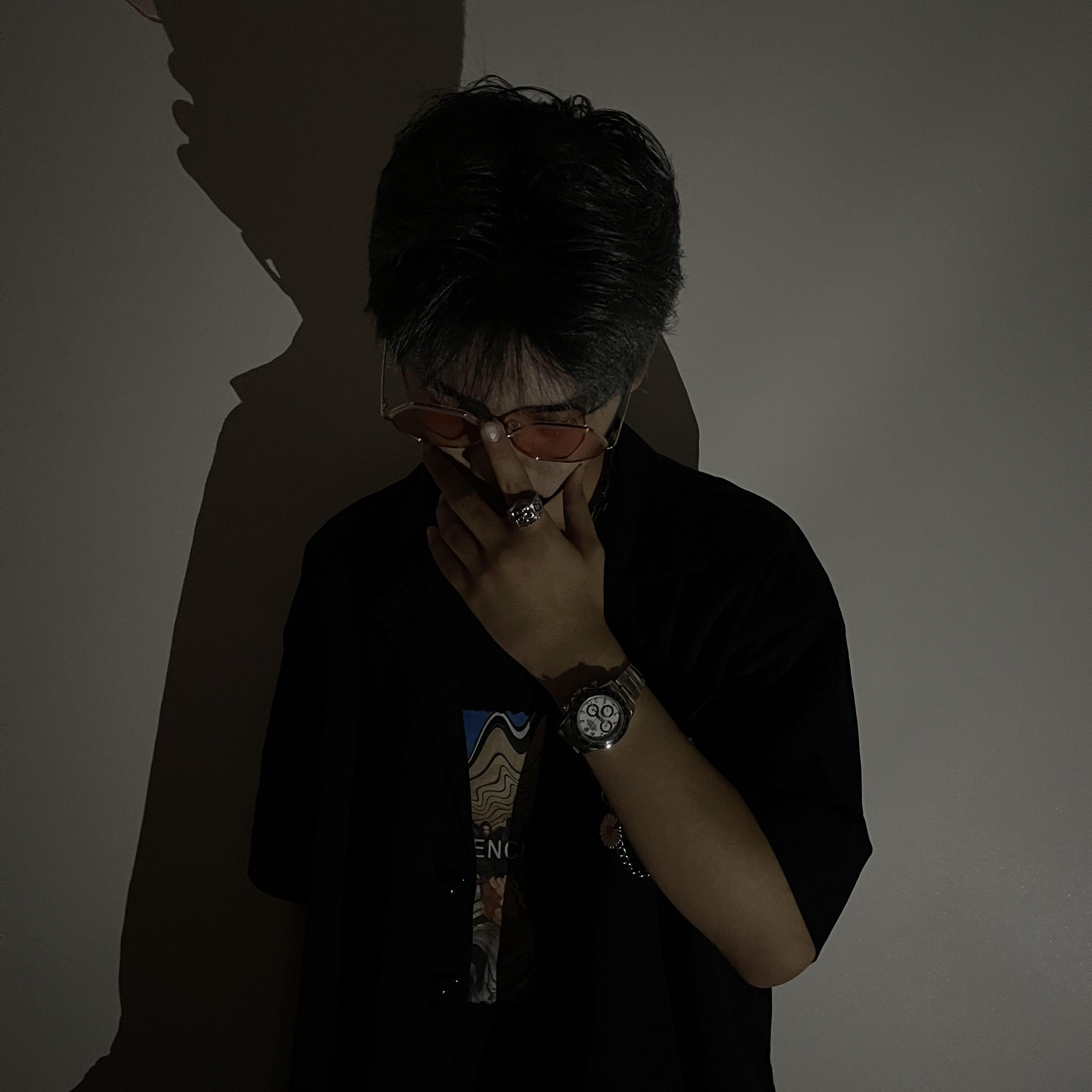 Dynamic cover art
