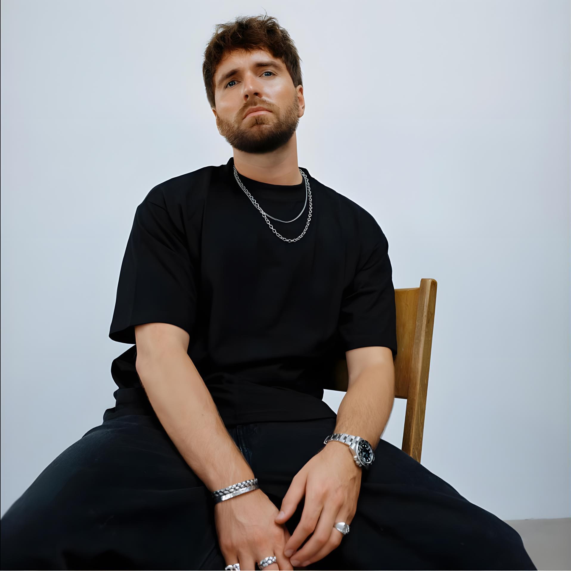 Artist chip image
