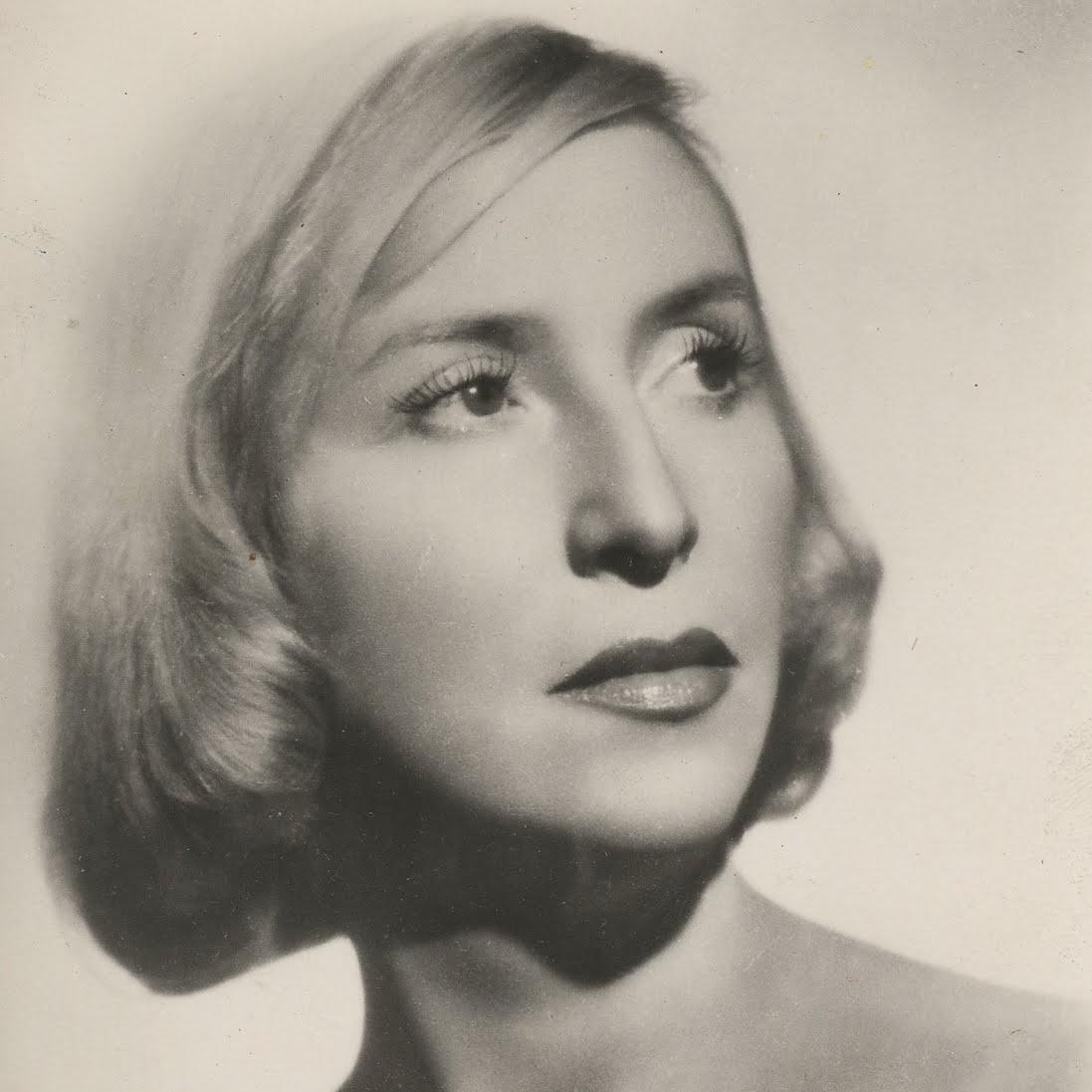 SUZY SOLIDOR