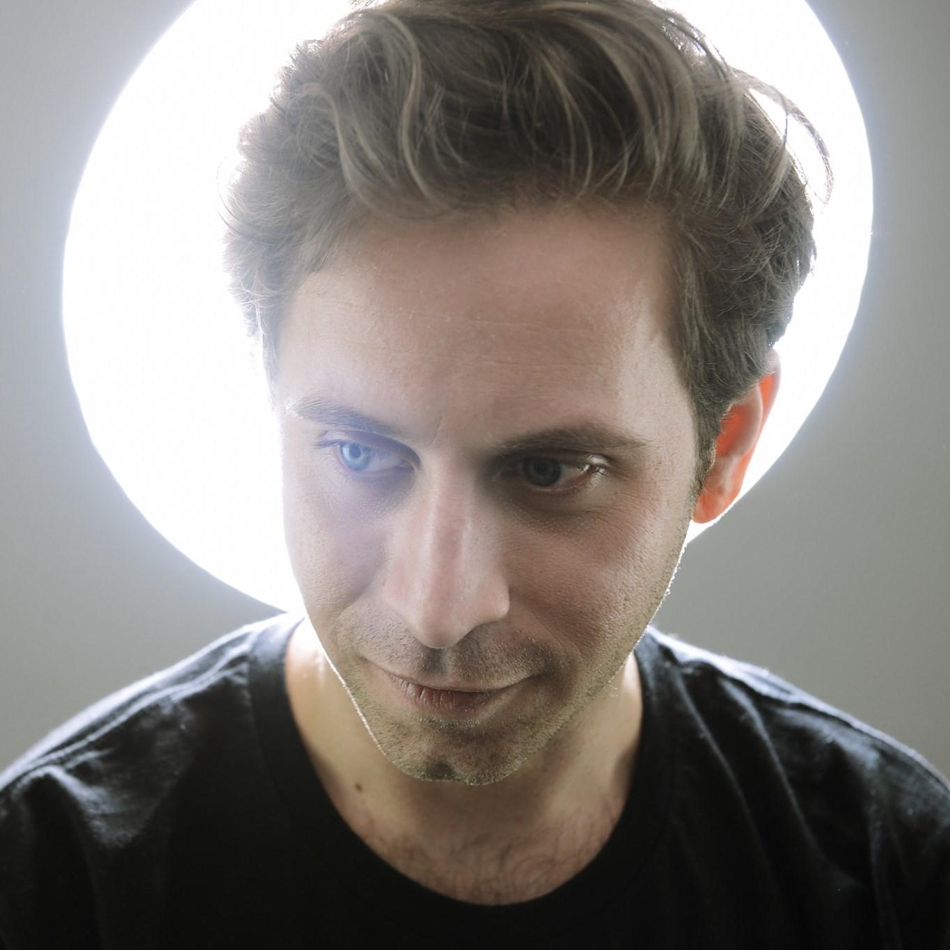 Artist chip image